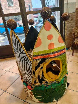 Corona africana artesanal para adulto