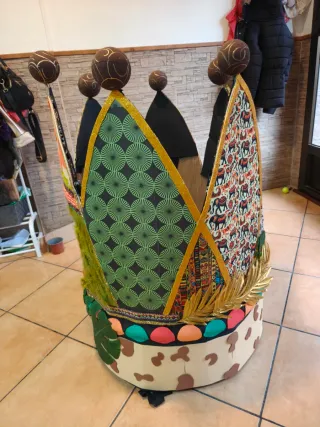 Corona africana artesanal para adulto