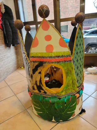 Corona africana artesanal para adulto