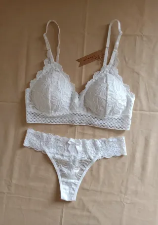 Completo intimo pizzo bianco, bralette e rperizoma