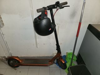 Patinete eléctrico naranja