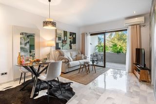 Piso en alquiler en Los Naranjos - Las Brisas en Marbella