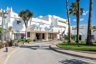 Piso en alquiler en Los Naranjos - Las Brisas en Marbella