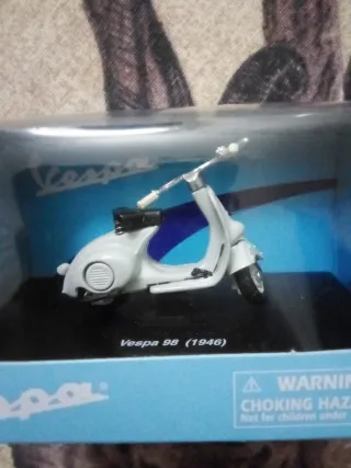 Maqueta Vespa New Ray 1:32