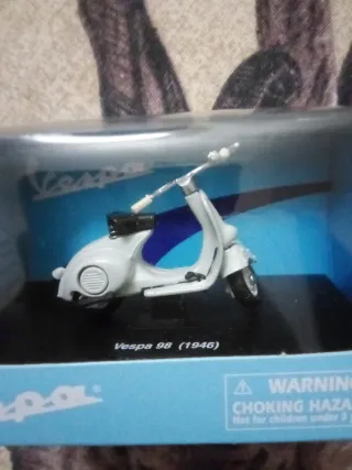 Maqueta Vespa New Ray 1:32