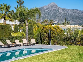 Chalet en alquiler en Los Naranjos - Las Brisas en Marbella