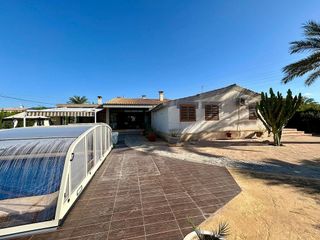 Chalet en venta en La Algoda - Matola - El Pla en Elche