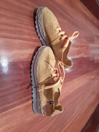 Alpargatas ante perforadas