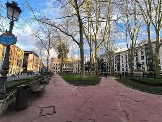 Local comercial en alquiler en Barrio de Abando en Bilbao