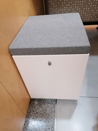 Mueble de oficina madera y blanco
