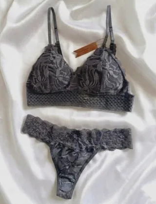 Completo intimo grigio,  reggiseno imbottito, slip