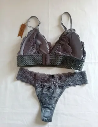 Completo intimo grigio,  reggiseno imbottito, slip