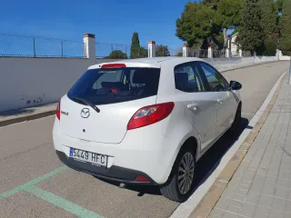 Mazda 2 2011