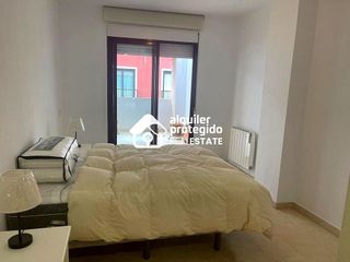 Ático en alquiler en Mercado en Alicante