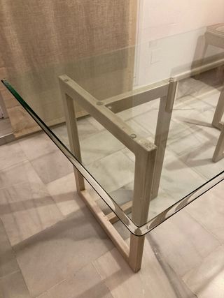 Mesa Comedor Cristal Biselado y 6 Sillas Mimbre