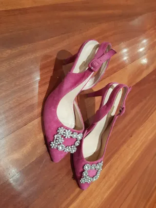 Zapatos fucsia con pedrería
