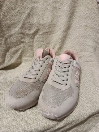Zapatillas New Balance Gris y Rosa