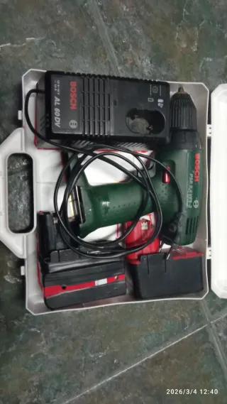 2 Taladros, eléctrico y batería  caja de llaves de