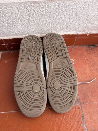 Nike Jordan Talla 44 Marrón y Blanco