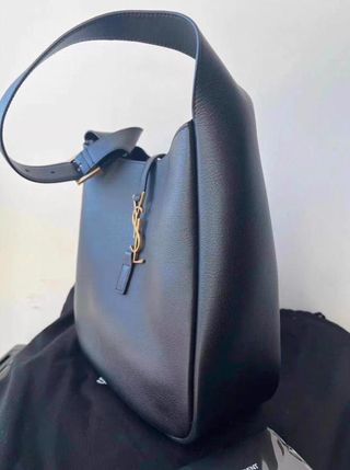 Bolso Saint Laurent Hobo Negro Dorado