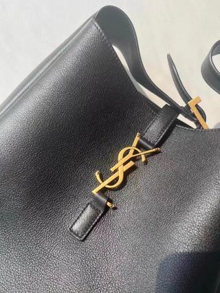 Bolso Saint Laurent Hobo Negro Dorado