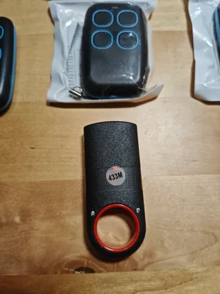 7 mandos para garaje /6 multifrecuencia + 1 de 433