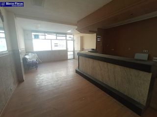 Local comercial en venta en San Mamés - La Palomera en León