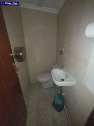 Local comercial en venta en San Mamés - La Palomera en León