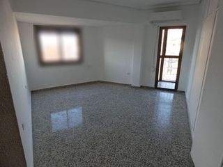 Piso en alquiler en Marxalenes en Valencia