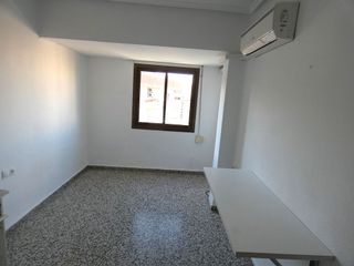 Piso en alquiler en Marxalenes en Valencia