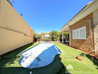 Chalet en venta en Linares