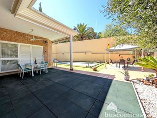 Chalet en venta en Linares