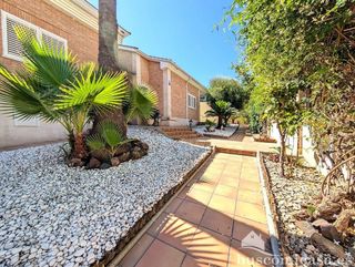 Chalet en venta en Linares