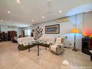 Chalet en venta en Linares