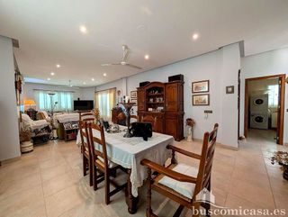 Chalet en venta en Linares