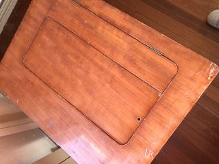 Mesa de costura de madera