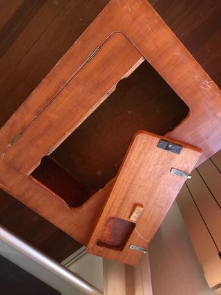 Mesa de costura de madera