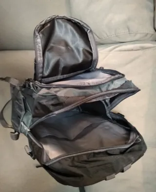 Mochila Alaska 40L Negra/Gris