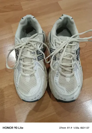 Zapatillas deportivas Ulanka grises y blancas