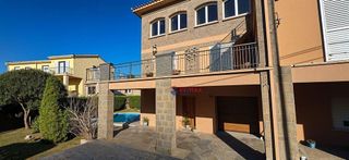 Casa adosada en venta en Celrà