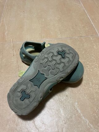 Sandalias deportivas cerradas