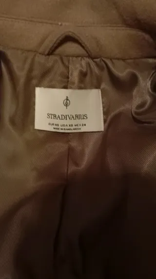 Abrigo Stradivarius,con forro,talla grande