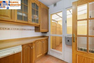 Casa adosada en venta en Ogíjares