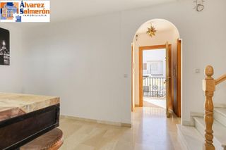 Casa adosada en venta en Ogíjares