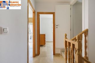 Casa adosada en venta en Ogíjares