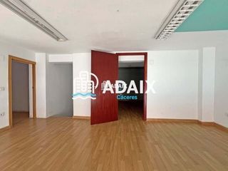 Local comercial en alquiler en Centro en Cáceres
