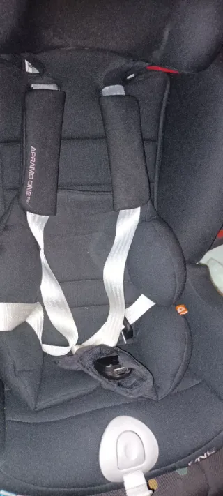 Silla de coche infantil negra