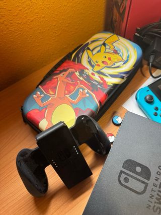 Nintendo Switch Azul/Rojo + Accesorios Con funda