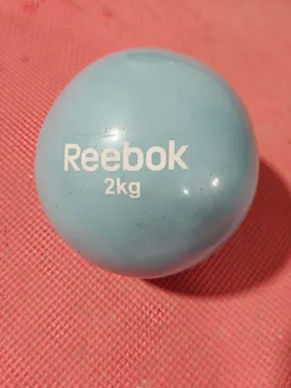 REGALO PELOTA PILATES REEBOOK 2KG POR COMPRA