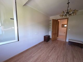 Piso en venta en Flores de Sil - La Placa en Ponferrada